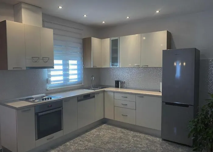 Grey Daire